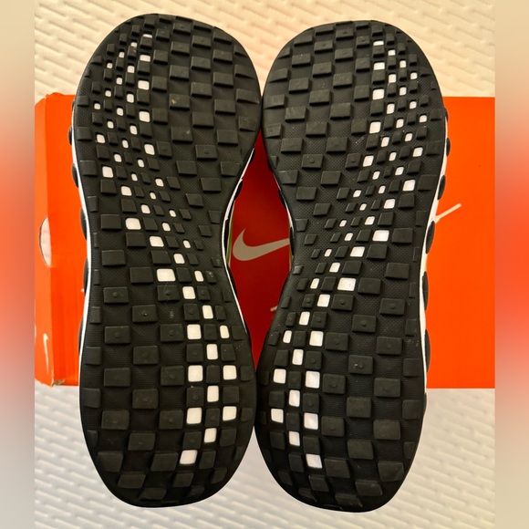 Nike Cruz One - 2 pairs, very lightly used (less than 5 times each) - Picture 2 of 10